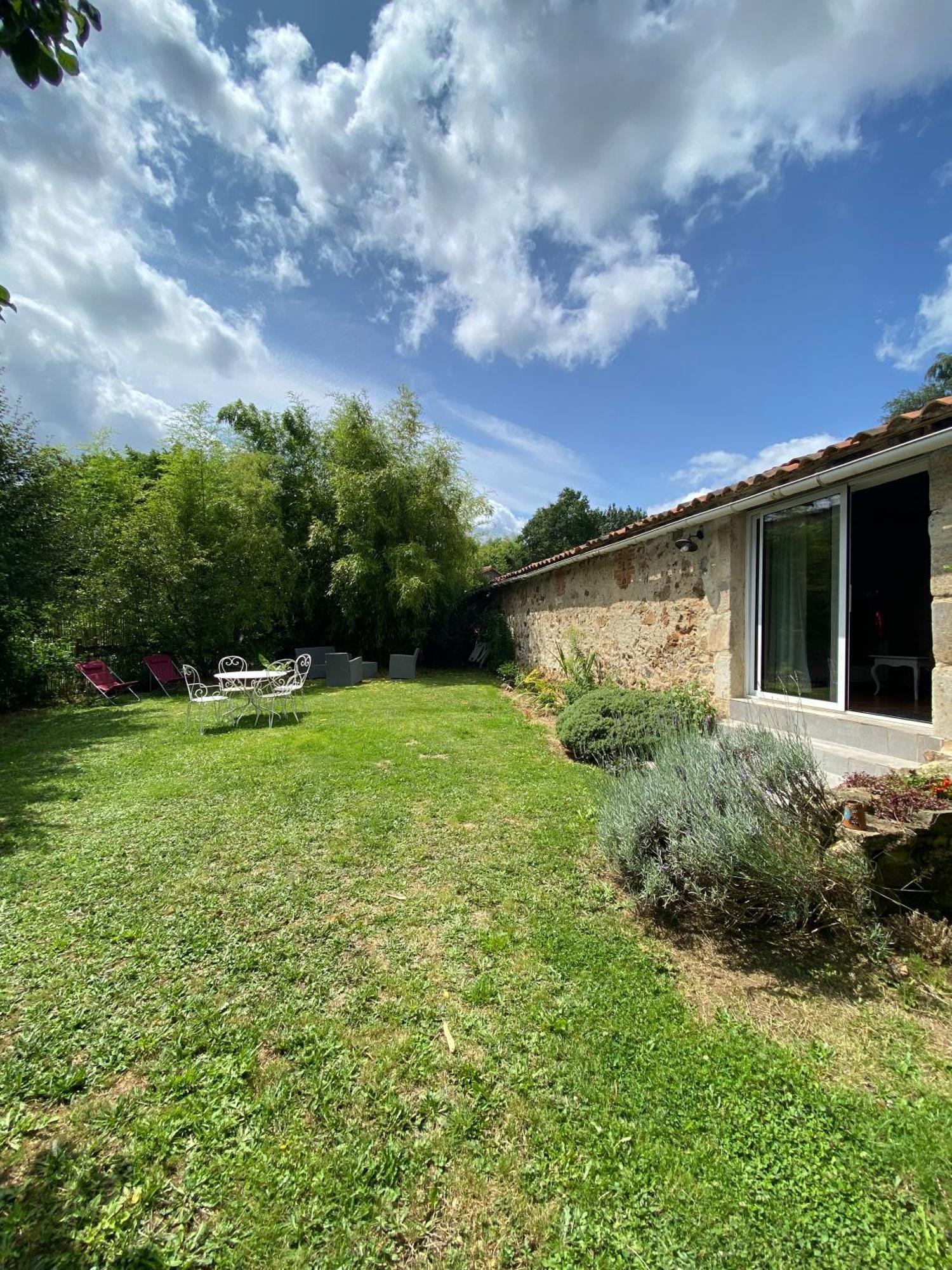 La Frapperie Bed and Breakfast La Pommeraie-sur-Sèvre Εξωτερικό φωτογραφία